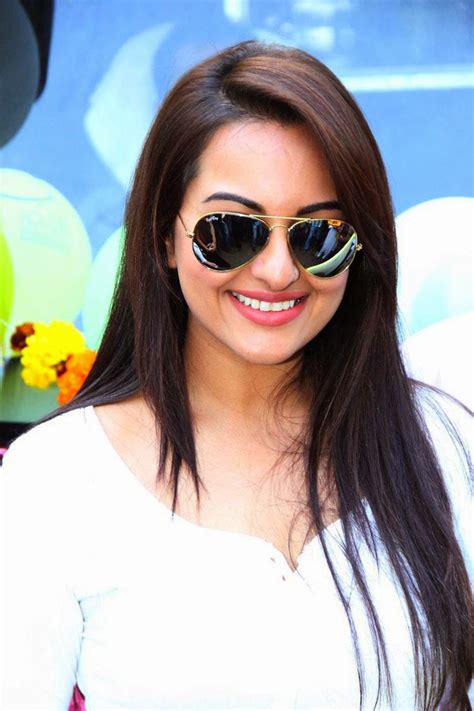 Sonakshi Sinha Boobs Hot Pic