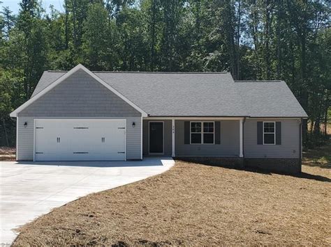 204 Rockwood Dr Stokesdale Nc 27357 ®