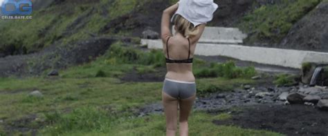 Maika Monroe Nude Pictures Photos Playboy Naked Topless Fappening