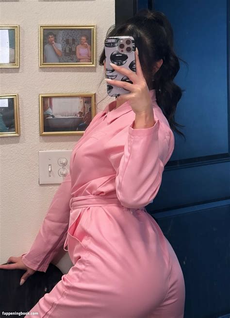 Trin Lovell Nude OnlyFans Leaks Fappening FappeningBook