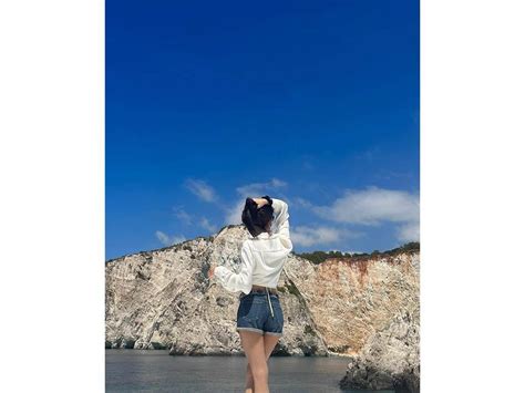 BLACKPINK S Lisa Is A Bikini Queen In Greece GMA Entertainment