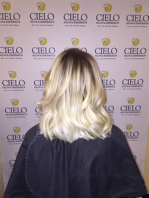 Stylists argue over the Platinum Blonde Blonde Hair trend origin 12