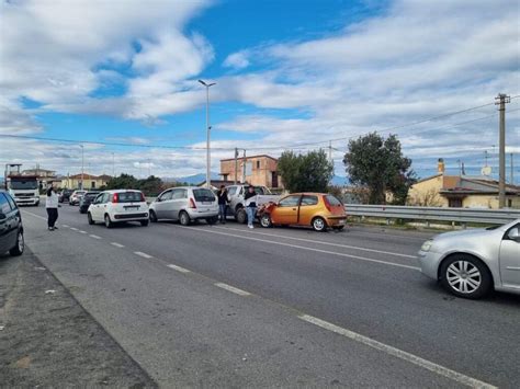 Incidente Sulla Ss106 Scontro Tra Due Auto A Corigliano Rossano