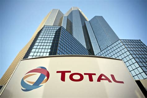 total  finance iran project  euros  avoid  sanctions wsj
