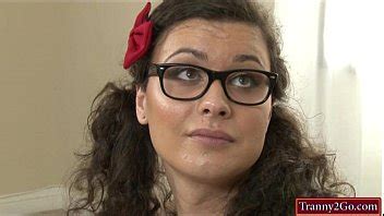 transexual niñera Riley Quinn analizada por eje gordo XVIDEOS