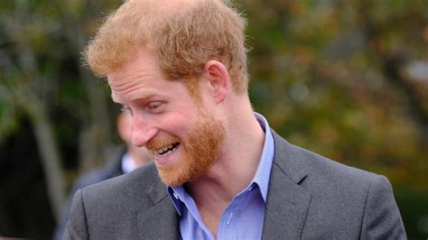 Принц Гарри впервые высказался об успехе своих мемуаров «Запасной» | OK ...