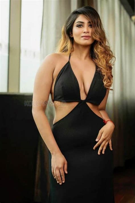 Actress Shivani Narayanan Hot In Black Photos Kollywood Zone