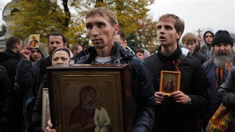 Procès en appel deux membres des Pussy Riot restent en prison Radio Canada