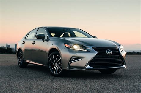 2017 Lexus ES350 Reviews and Rating | Motor Trend