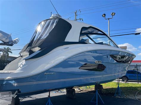 2023 Sea Ray Sundancer 370 Outboard Sports Cruiser myytävät YachtWorld