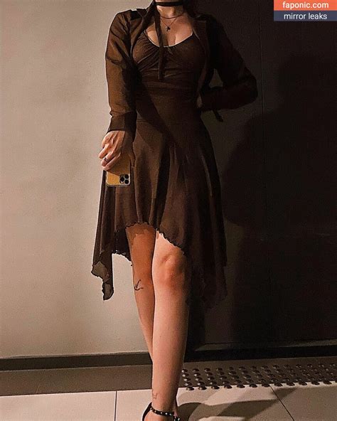 Triz Nude Leaks Photo 39 Faponic