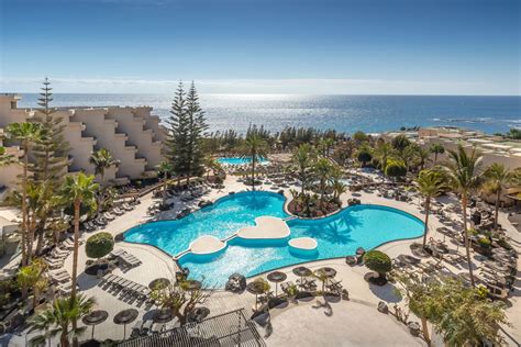 lanzarote holidays    beach