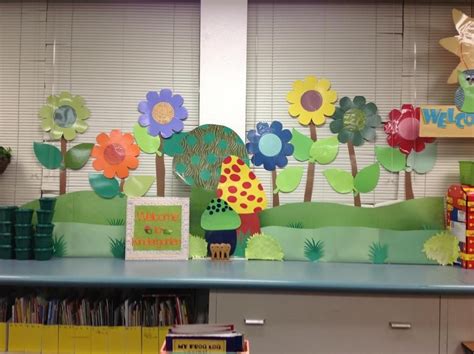 Big flowers, garden theme classroom decor | kindergarten Activities ...