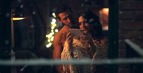 Sarah Shahi è rimasta scioccata da una scena di Sex Life