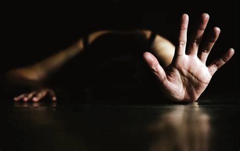 Σοκάρουν τα στοιχεία από τις υποθέσεις revenge porn στην Ελλάδα vid