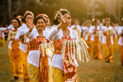 Mengenal Muang Sangkal Tarian Daerah Madura Sumenep