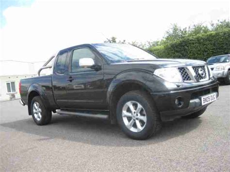 nissan   navara  dci king cab  outlaw guaranteed finance