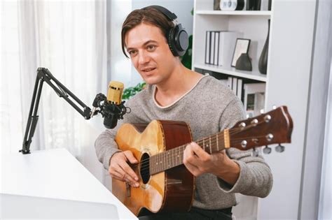 Ramone Simone The Voice Behind The Guitar Faces Of Social Media