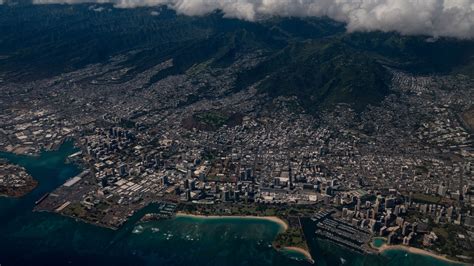 Hawaii hit by powerful storm causing widespread power outages | Fox News