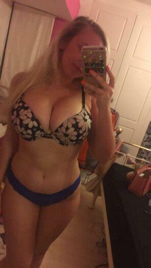 Akina Satonaka Porn Pic