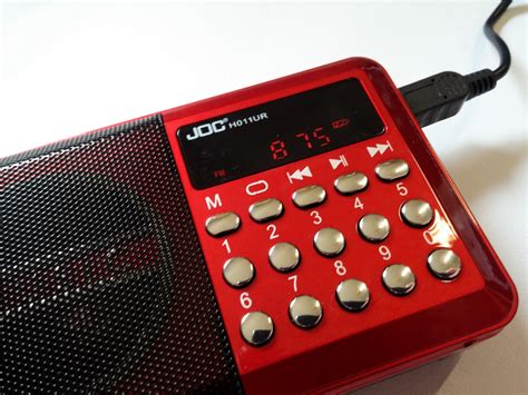 Το φορητό USB FM ραδιόφωνο είναι το τέλειο δώρο για τα Χριστουγέννα
