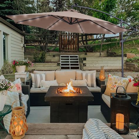 Workers react to the decline of once popular occupations 6