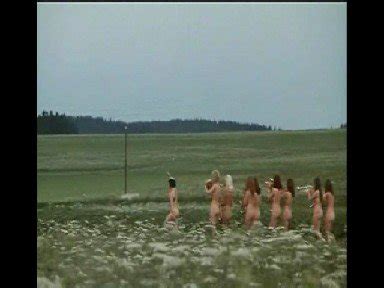 Naked Flavia Keyt in Graf Porno bläst zum Zapfenstreich