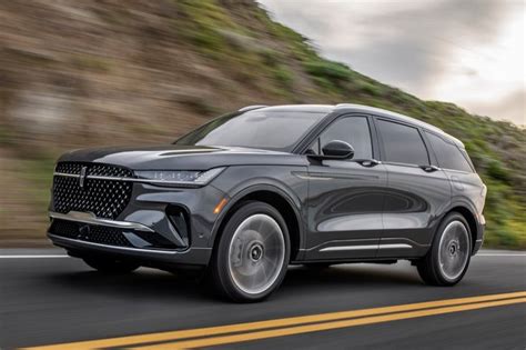 2024 Lincoln Nautilus Prices, Reviews, and Pictures | Edmunds