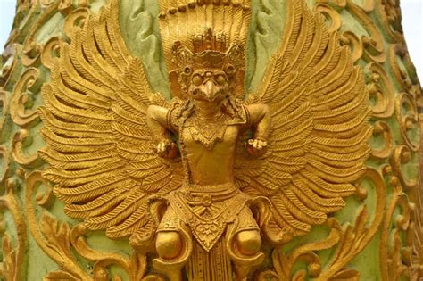 apakah burung garuda asli   dongeng