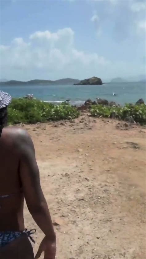 SEXY MODEL IN BIKINI