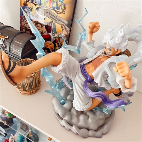 One Piece: Gear 5 - Estatua Gigante de Monkey D. Luffy | Elbenwald