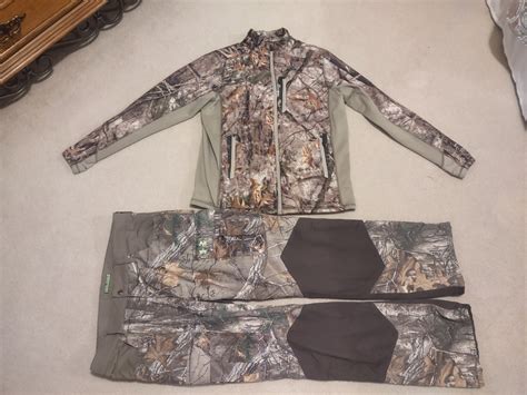 women's hunting outfit 1