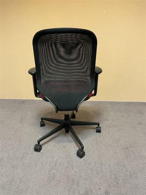 UREDSKA STOLICA-VITRA