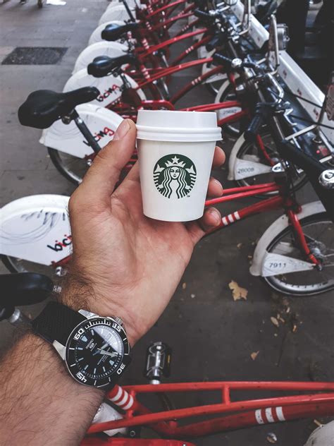 Green Tea Drinks at Starbucks: 11 Teas for a Caffeine Boost