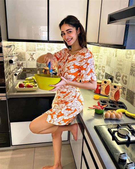 Ananya Pandey Hot Ananya Pandey Thigs And Feet Photos