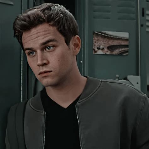 Icon - Justin Foley | Filmes