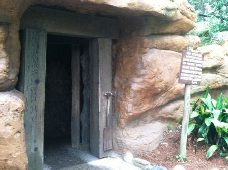 Exploring the Magic Kingdom’s Secret Playground: Tom Sawyer Island ...