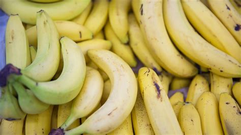 Banane Grün gelb oder braun Wann man Frucht essen sollte