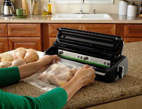 Foodsaver Fm2000 000 Vacuum Sealing System Gadget Flow