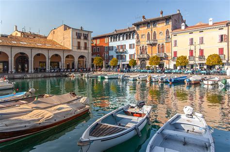 20 Beautiful Small Towns in Italy: Famous & Offbeat Spots