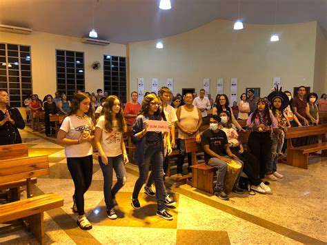 A Gazeta Vítimas de ataque em escolas de Aracruz são homenageadas em