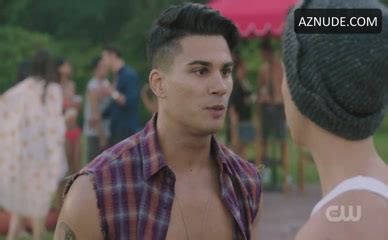 Vanessa Morgan Ivana Baquero Lesbian Scene In The Shannara Chronicles AZNude