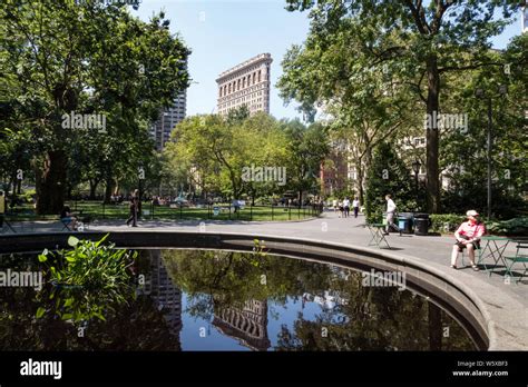 Summer Day Fountain Pond And Flatiron Building Madison Square Park