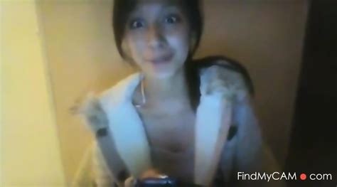 Latina Muestra Tetas Ante Publico