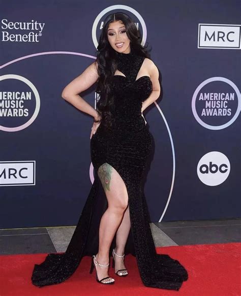 Black Dress 😍 R Cardib