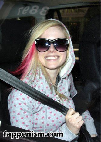 Avril Lavigne Intimate Nude Sexy Leaks Fappenism