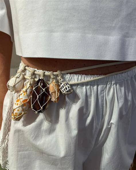 (@hollyj.johnston) • Instagram photos and videos