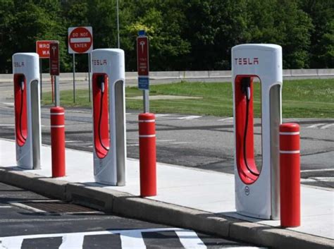 Comprendre Les Bornes De Recharge Tesla Types Co Ts Etc