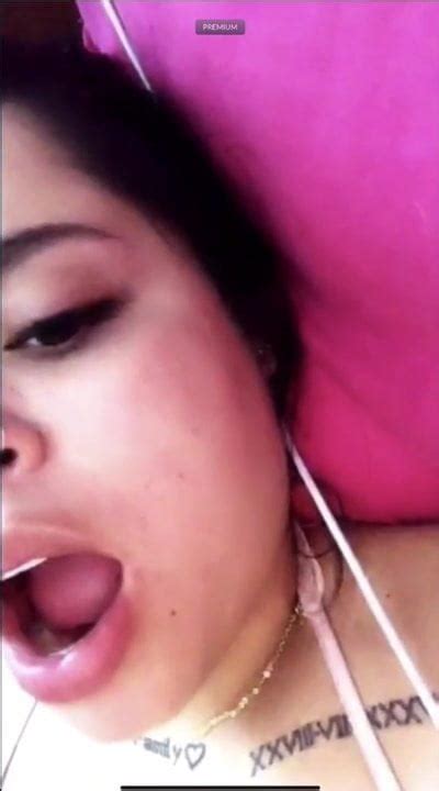 Latina Inclinada Mostrando Su Culo Xhamster