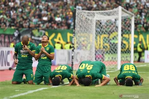 Bungkam Persija Persebaya Juara Piala Gubernur Jatim Sepak